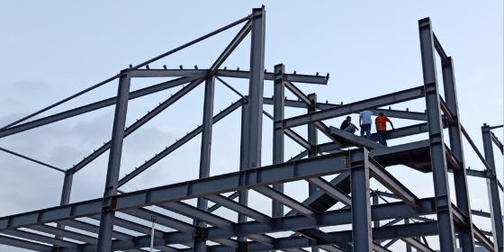 天譜安的輕鋼結(jié)構(gòu)房屋跟現(xiàn)在國(guó)內(nèi)的輕鋼別墅有什么差別？