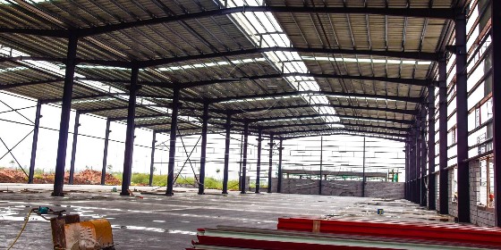 鋼結(jié)構(gòu)廠房造價(jià)每平米多少錢，佛山鋼結(jié)構(gòu)加工廠家會(huì)進(jìn)行怎樣一個(gè)鋼結(jié)構(gòu)造價(jià)