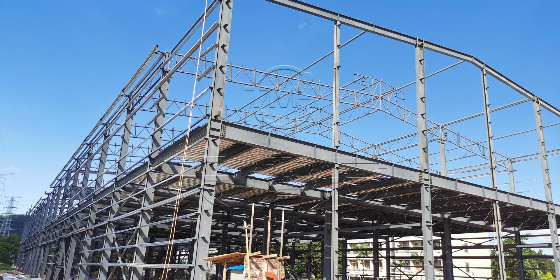 鋼結(jié)構(gòu)廠家建造鋼結(jié)構(gòu)廠房會(huì)遵循哪些要點(diǎn)